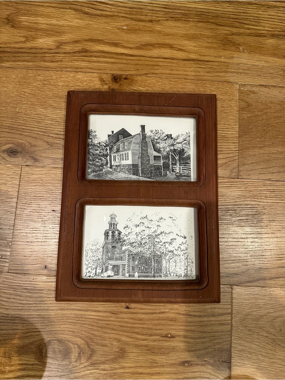 Vintage Wooden Double Photo Frame in Brown with pics for 4x6